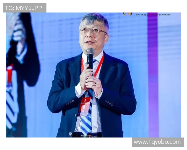 足球范佩的传奇之路与时代影响探讨